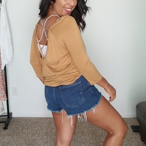 STAY GOLDEN MUSTARD TOP - Picture 16 of 16